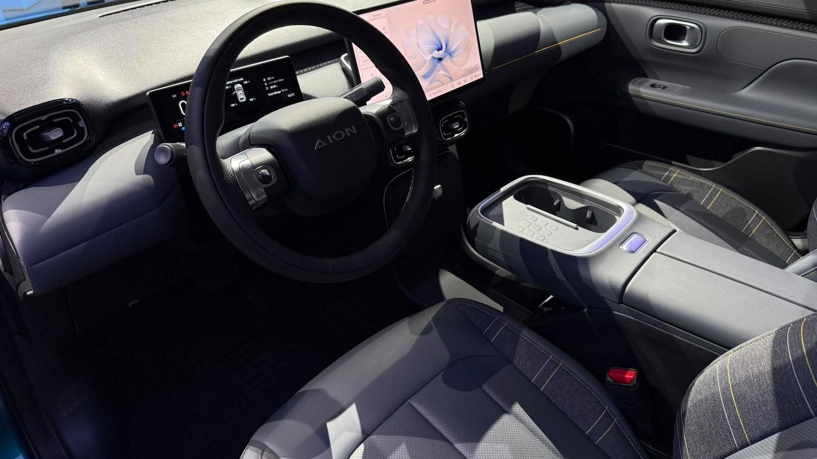 Νέο Aion UT Cross: Ηλεκτρικό SUV με 204 PS και πορτμπαγκάζ 440 λίτρων
